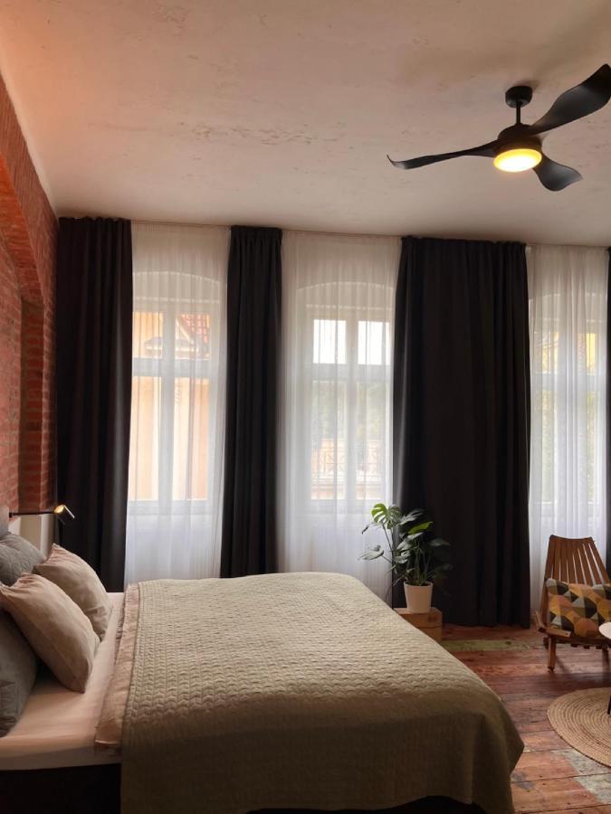Four Rooms Carlsbad Authentic Karlsbad Exteriör bild