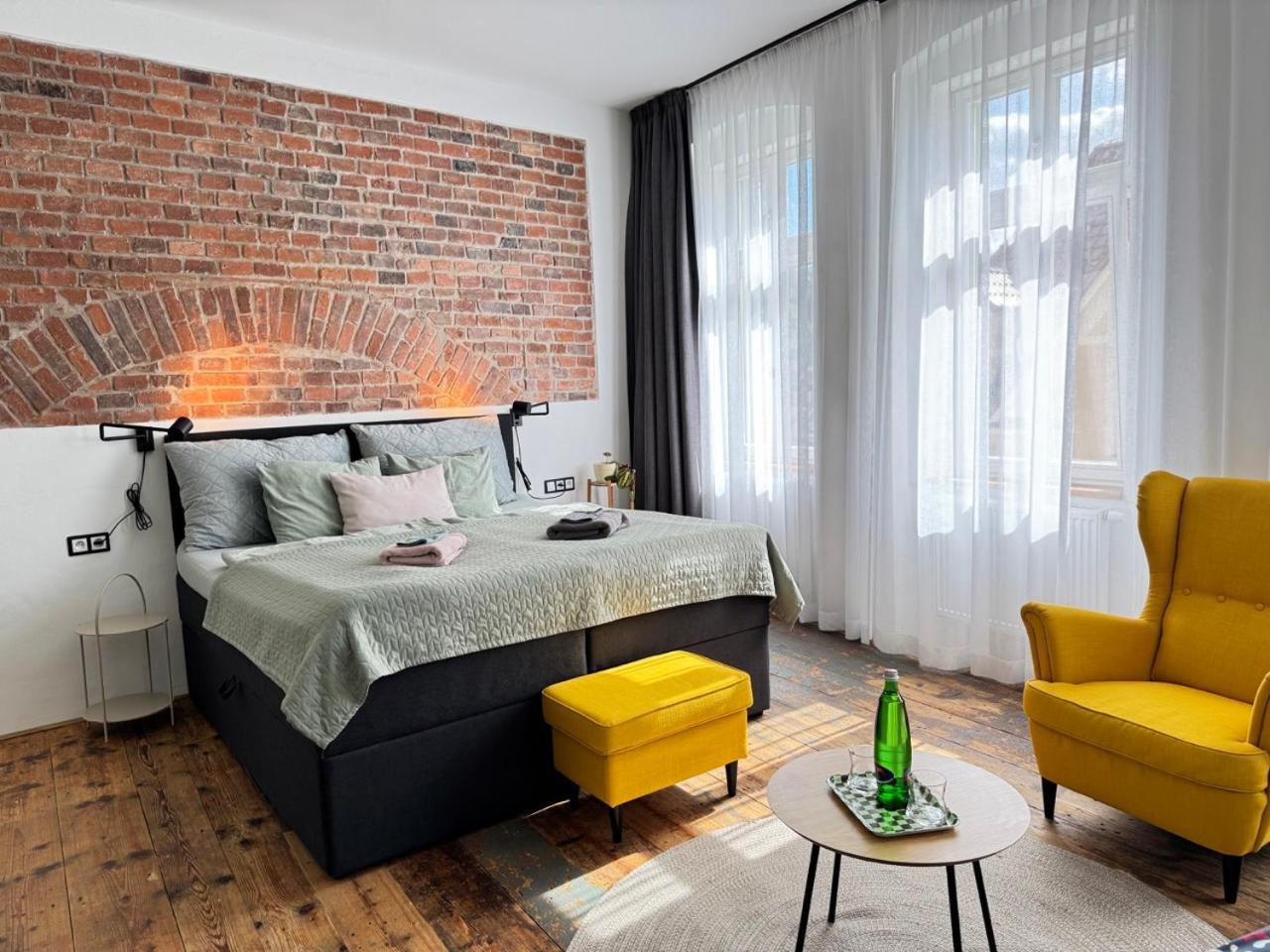 Four Rooms Carlsbad Authentic Karlsbad Exteriör bild